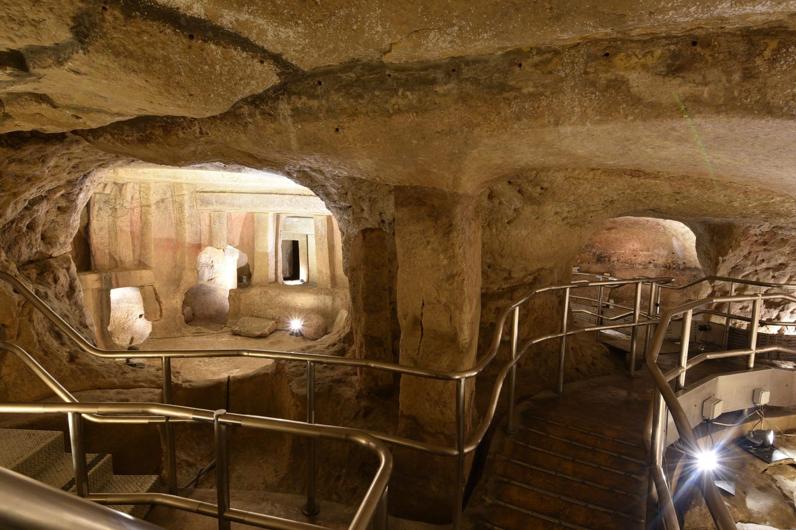 Ħal Saflieni Hypogeum - prehistoric underground burial site in Paola, photo 2