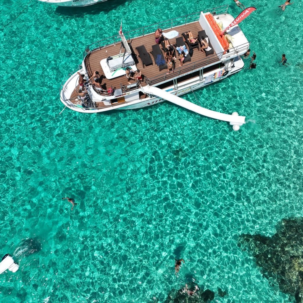 Amazing Boat Trips Malta - family-run comino boat trips in Buġibba, photo 2
