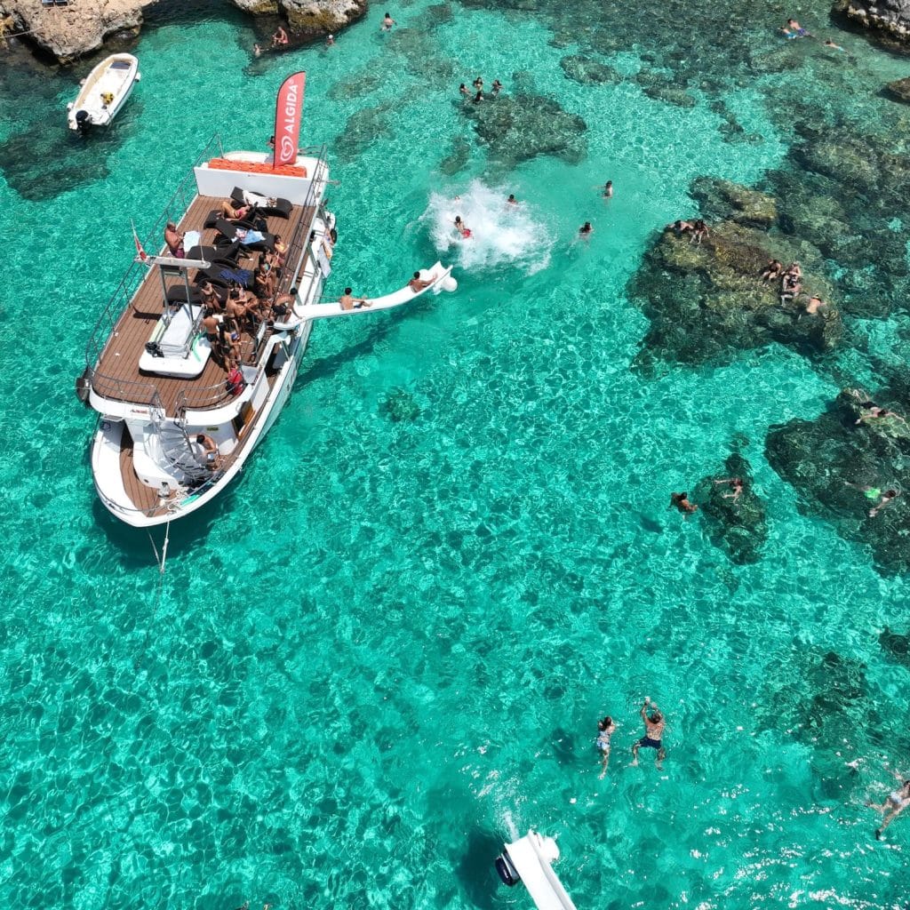 Amazing Boat Trips Malta - family-run comino boat trips in Buġibba, photo 5