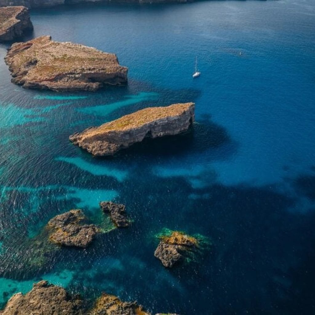 Amazing Boat Trips Malta - family-run comino boat trips in Buġibba, photo 7