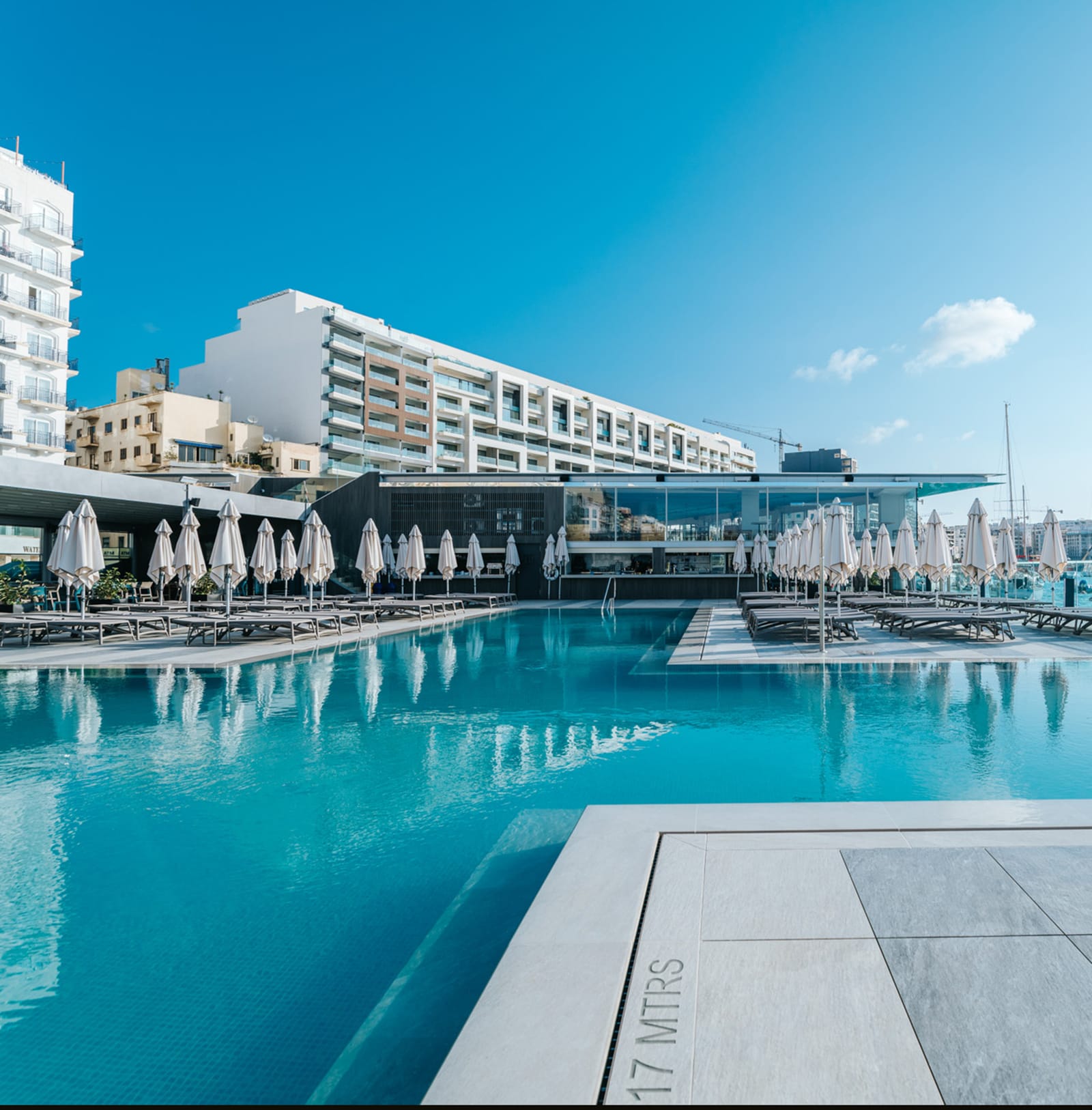 Aqualuna - waterside beach club and pool in Gżira, photo 2