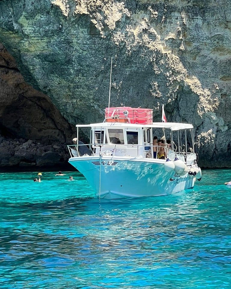 Boat Tours Comino - comino boat tours and charters in Għajnsielem, photo 1