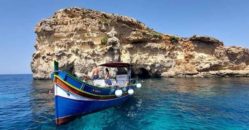Boat Tours Comino - comino boat tours and charters in Għajnsielem, photo 5
