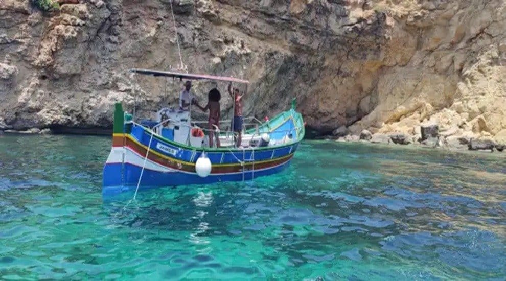 Boat Tours Comino - comino boat tours and charters in Għajnsielem, photo 6