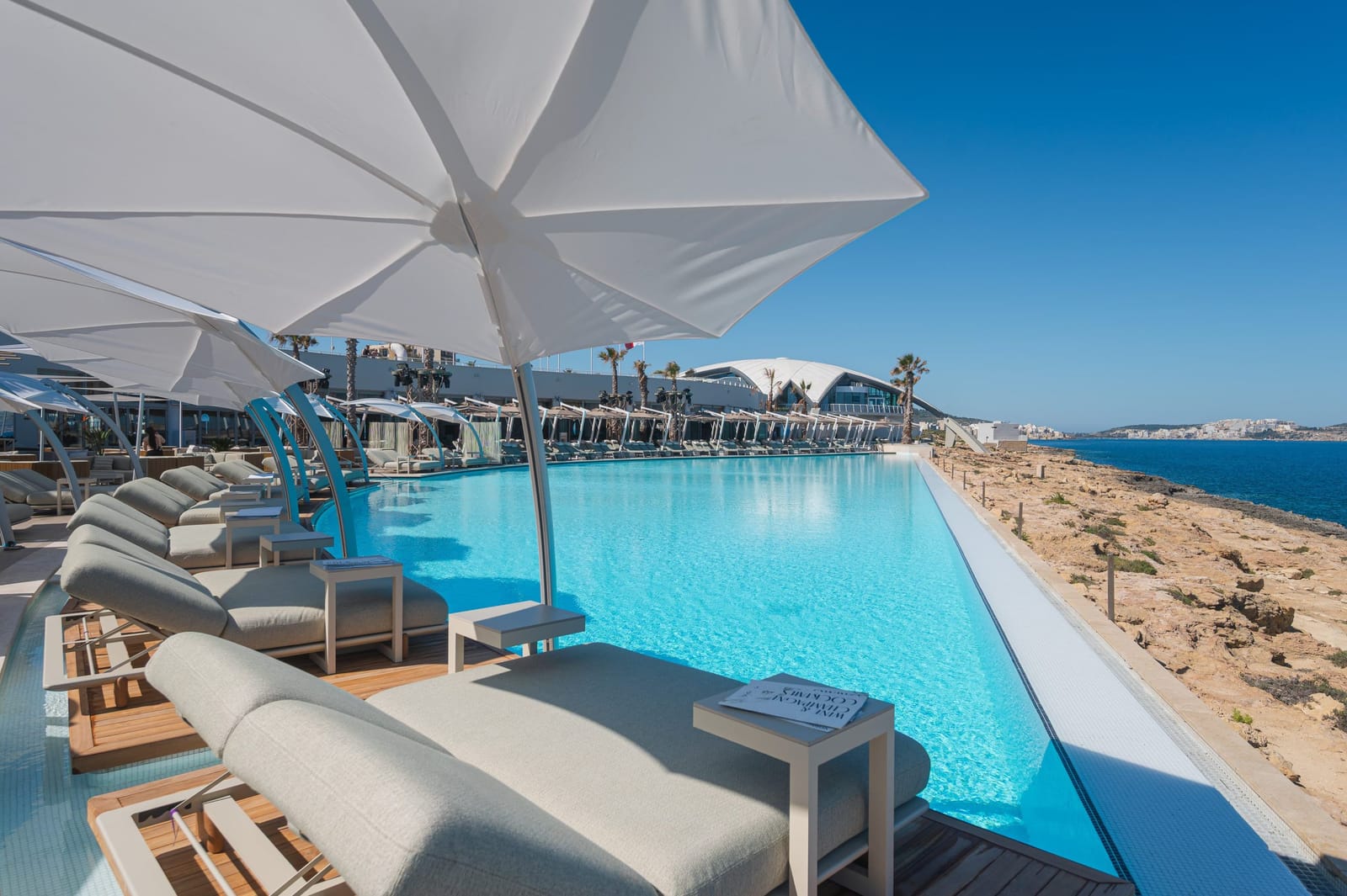 Café del Mar Malta - beach club, pool and restaurant in Qawra, photo 1