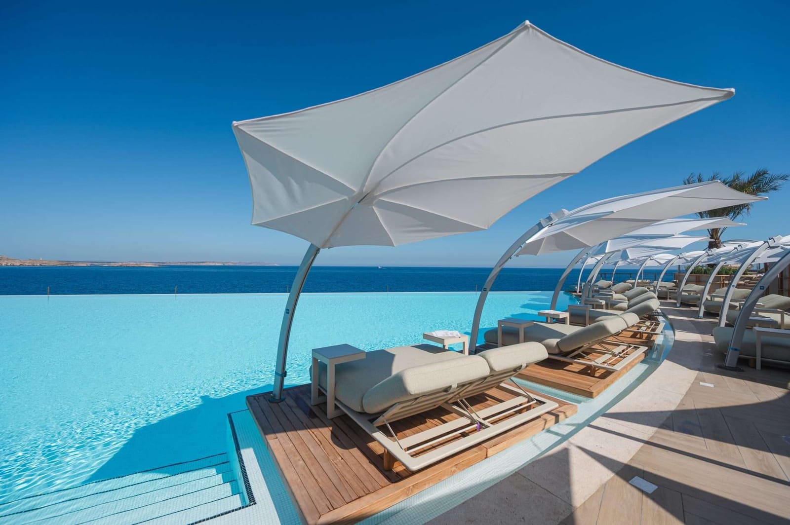 Café del Mar Malta - beach club, pool and restaurant in Qawra, photo 10