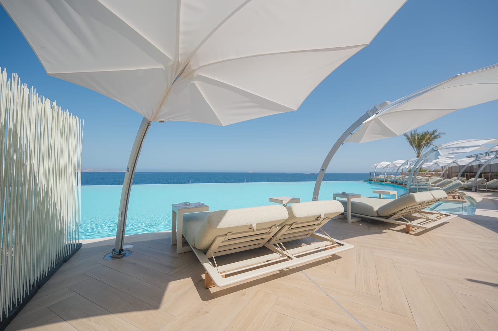 Café del Mar Malta - beach club, pool and restaurant in Qawra, photo 11
