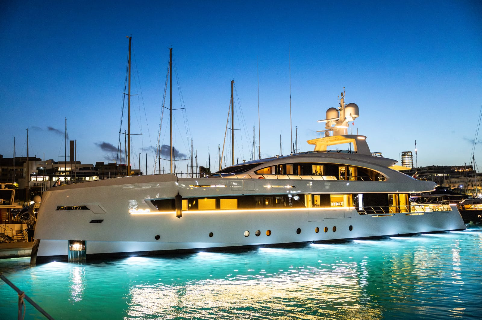 Esprit Yachting - azimut yacht dealer and charter in Qormi, photo 9