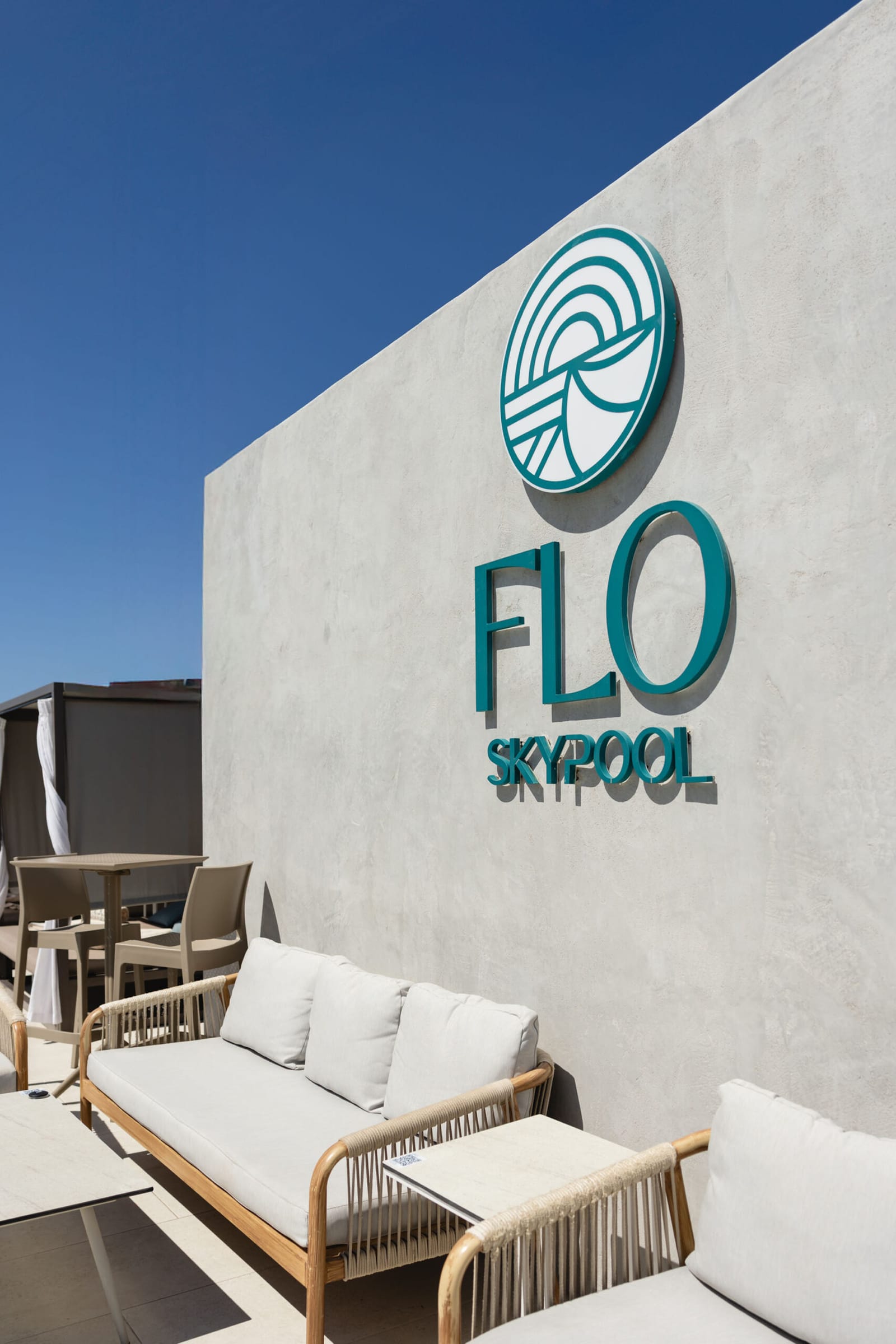 FLO Skypool - adults-only rooftop pool and bar in St Julian's, photo 4