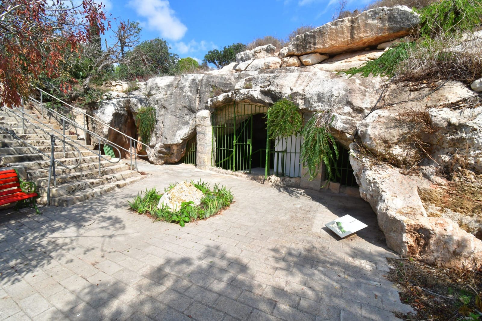 Għar Dalam Cave and Museum - prehistoric cave and museum in Birżebbuġa, photo 1
