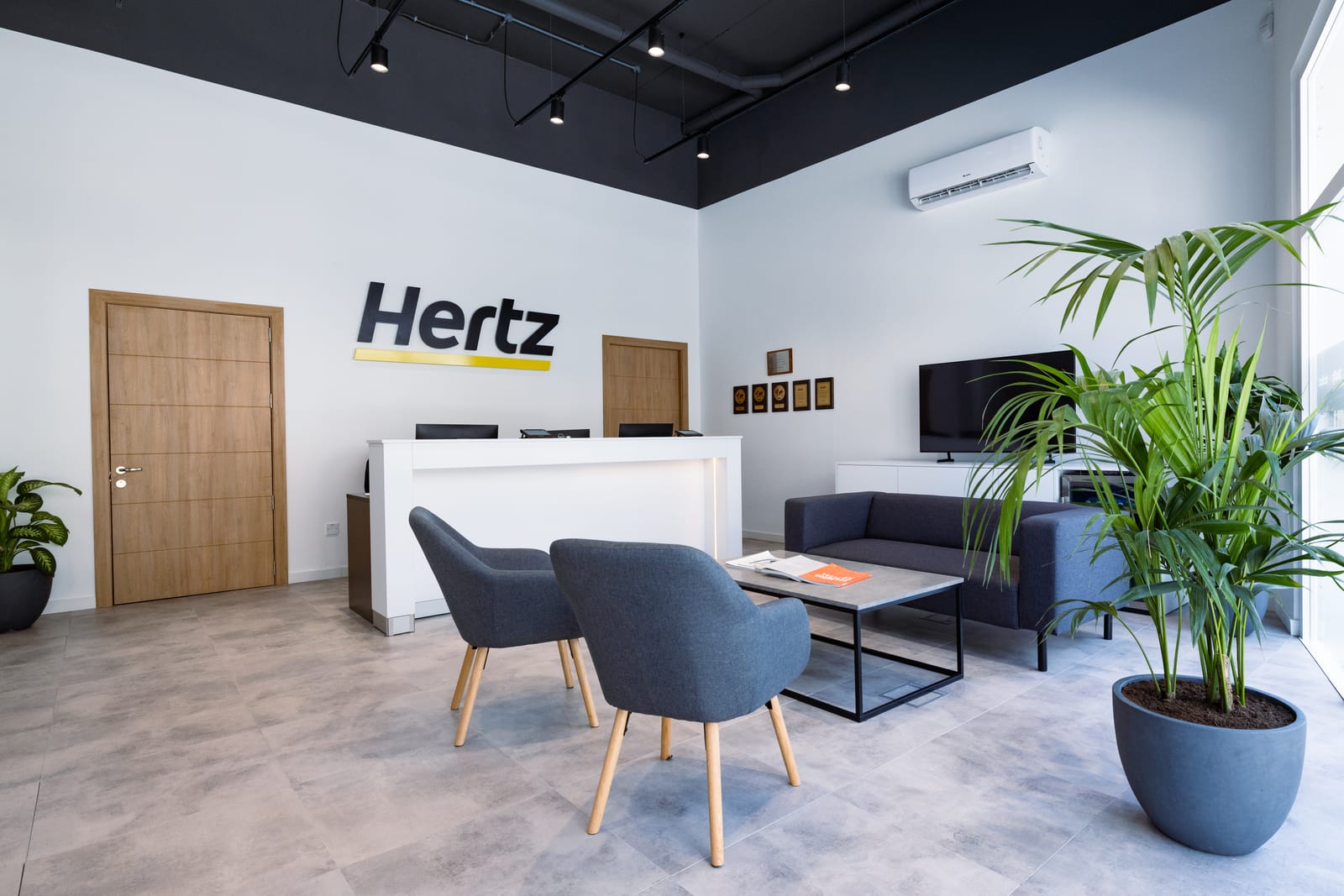Hertz and Thrifty Malta - airport car rental desk in Luqa, photo 1