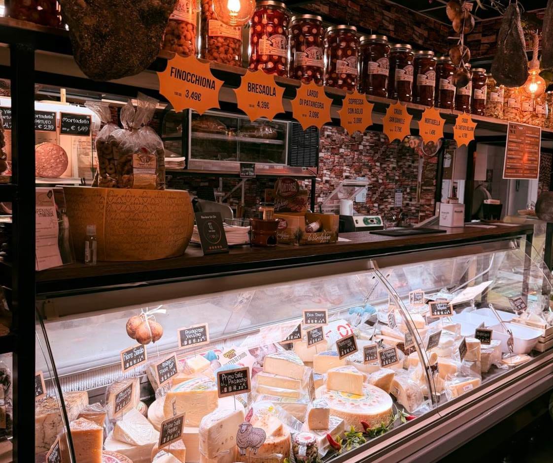 La Salumeria - italian deli and wine shop in Ħamrun, photo 1