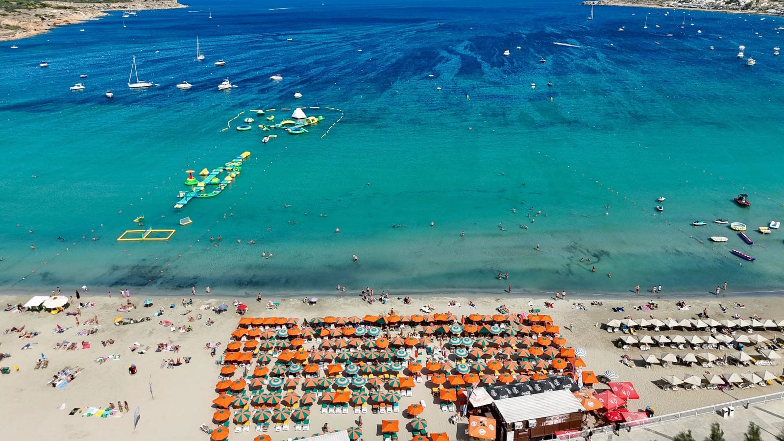 Marea Beach - beach sunbed and umbrella hire in Mellieħa, photo 1