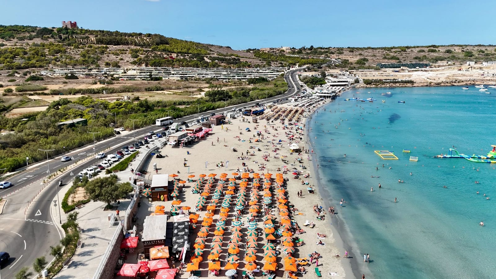 Marea Beach - beach sunbed and umbrella hire in Mellieħa, photo 2