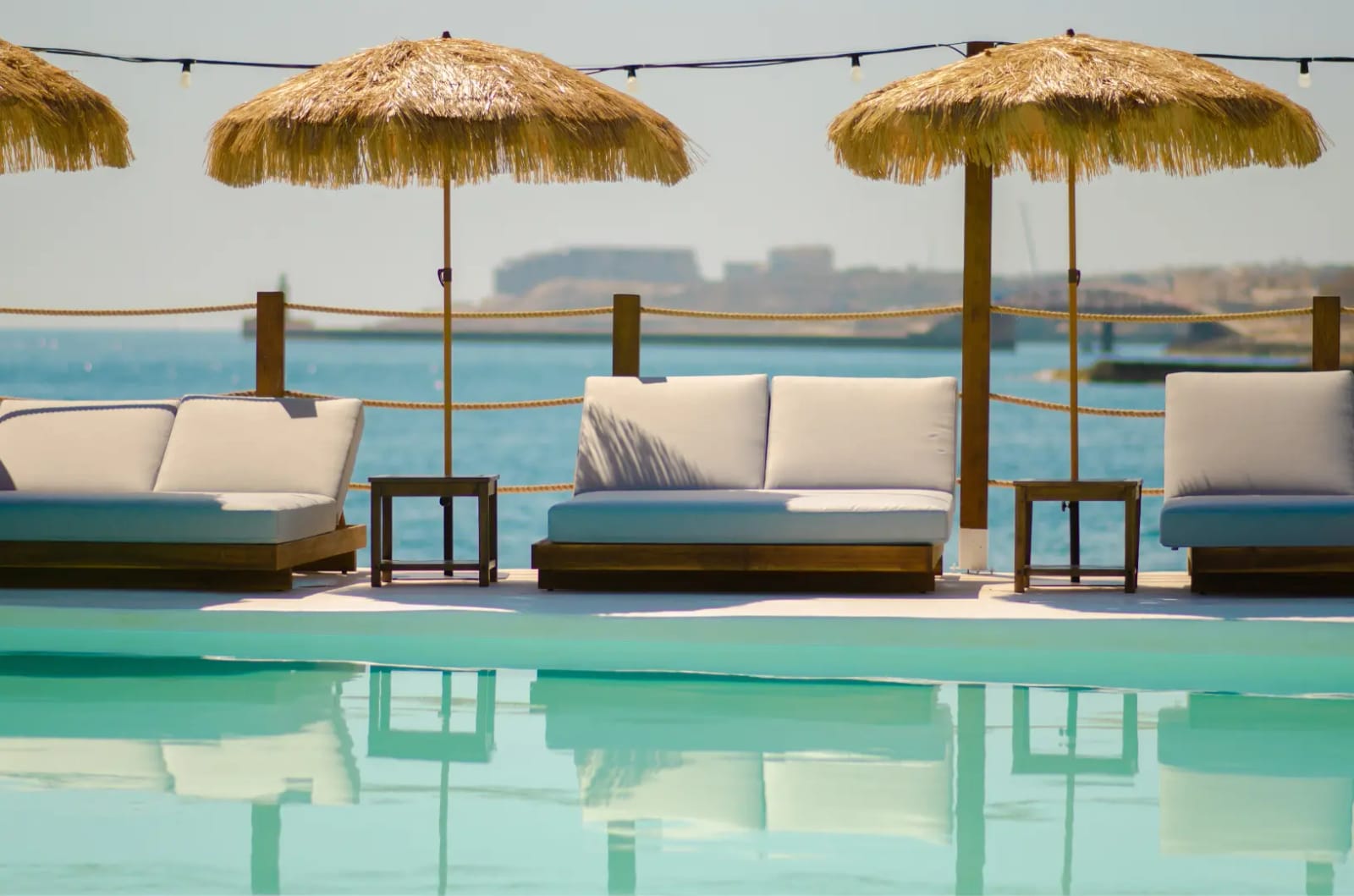 MedAsia Playa - beach club with pool parties in Sliema, photo 1