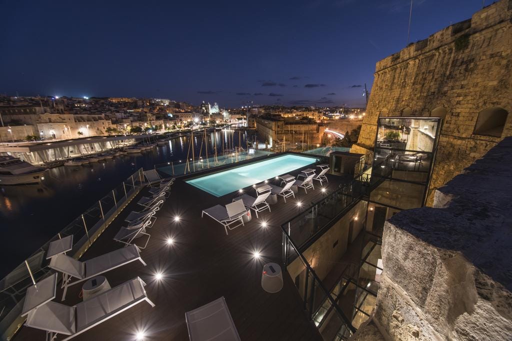 Micallef Fibreglass Works - custom fibreglass pools and tanks in Naxxar, photo 1