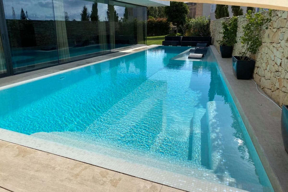Simon Pools - swimming pool builders and maintenance in Naxxar, photo 1
