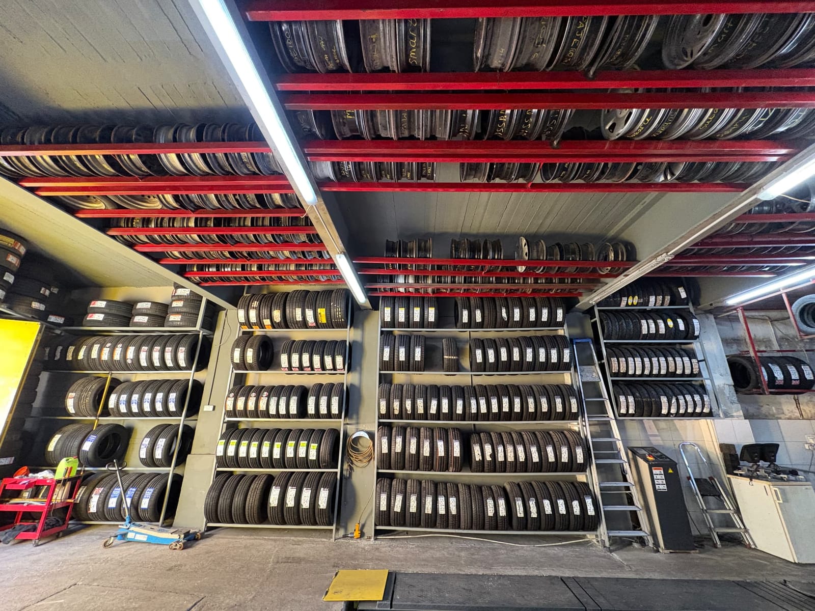 Swift Tyre Service - tyres, alignment and a/c garage in Gżira, photo 1