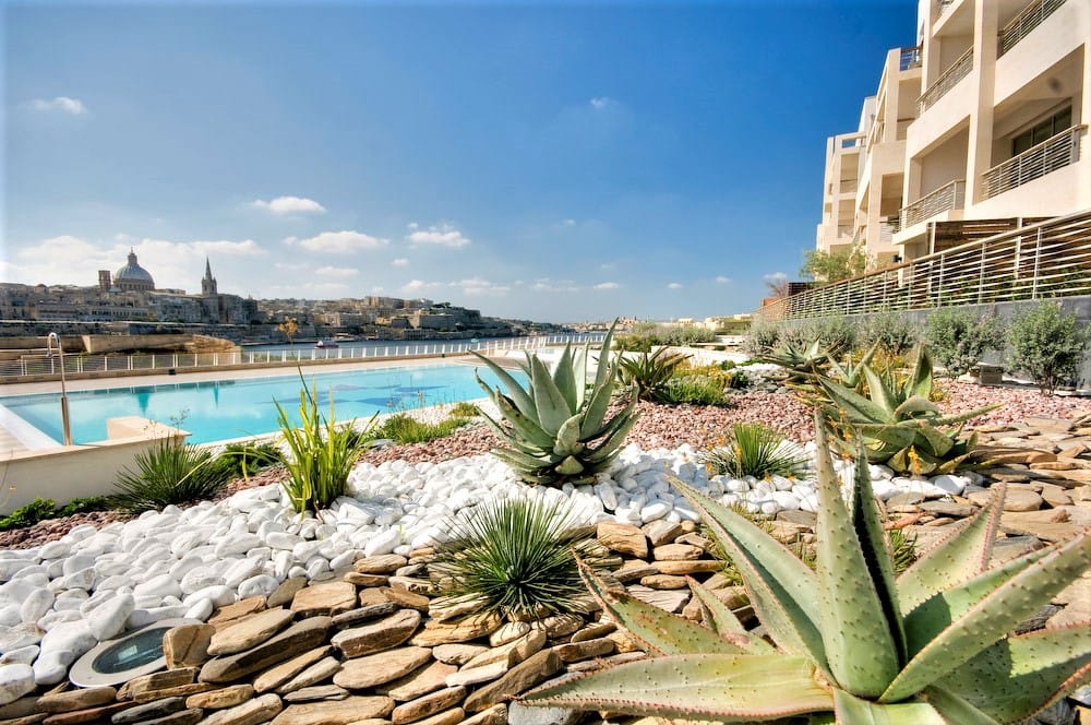 Tigné Point - shopping mall and waterfront quarter in Sliema, photo 12