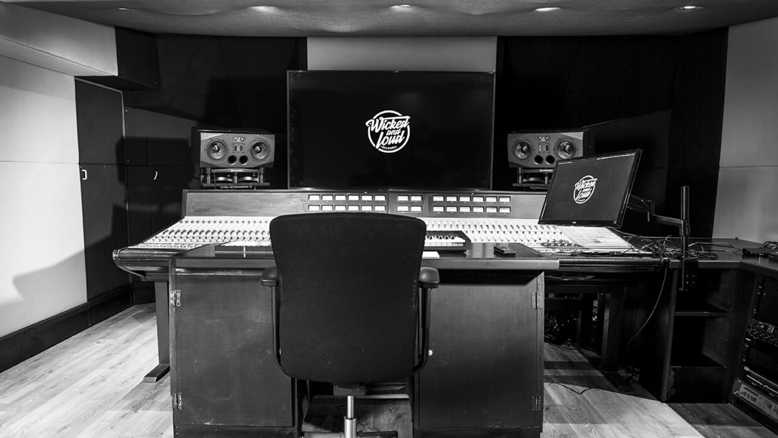 Wicked and Loud - music production and recording studio in Paola, photo 2