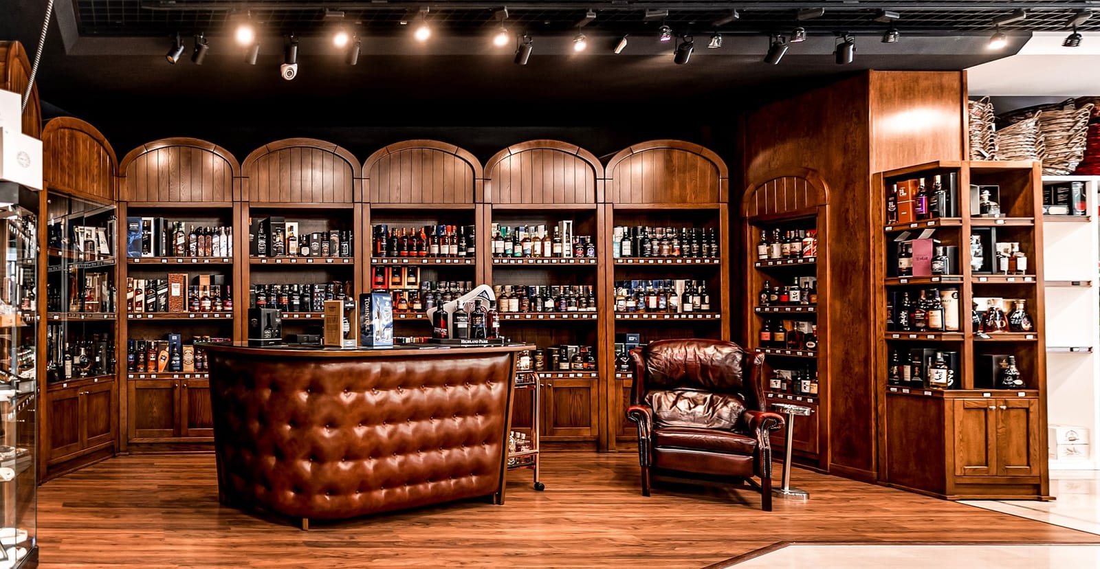 World of Wines - wine, spirits and cigar merchant in Ta' Xbiex, photo 1
