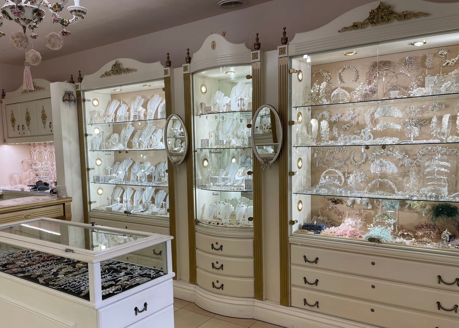 ZsaZsa - costume and bridal jewellery boutique in Valletta, photo 1