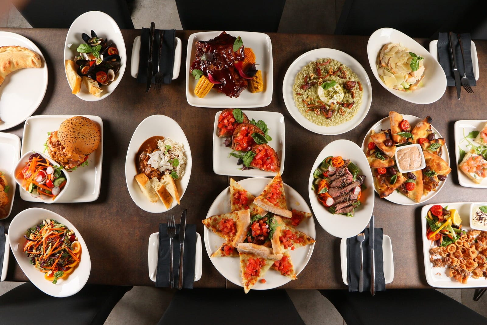 Mingles - International restaurant in Gzira, Malta, photo 1