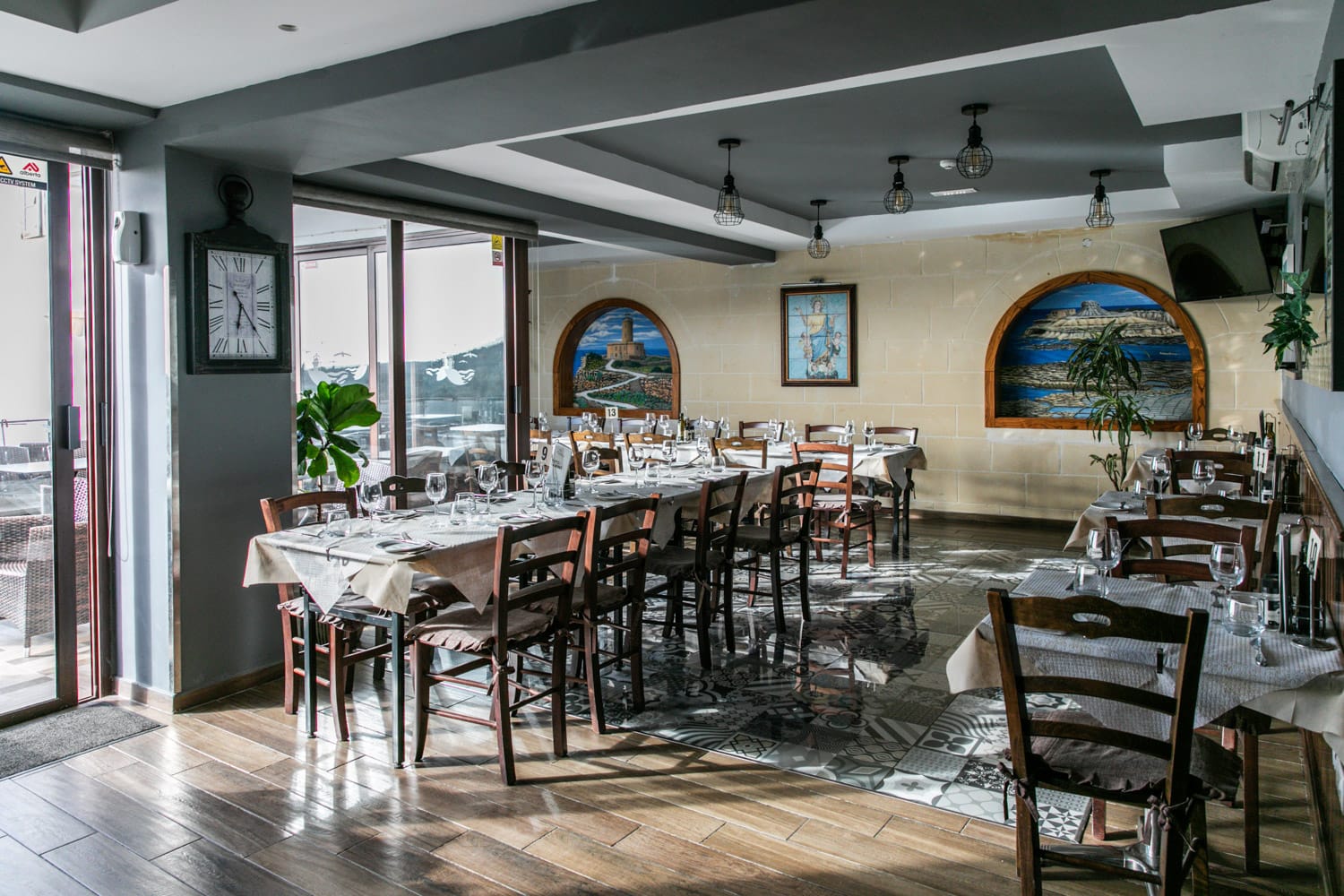 The View Bar and Kitchen - Mediterranean restaurant in Żebbuġ, Gozo, photo 10